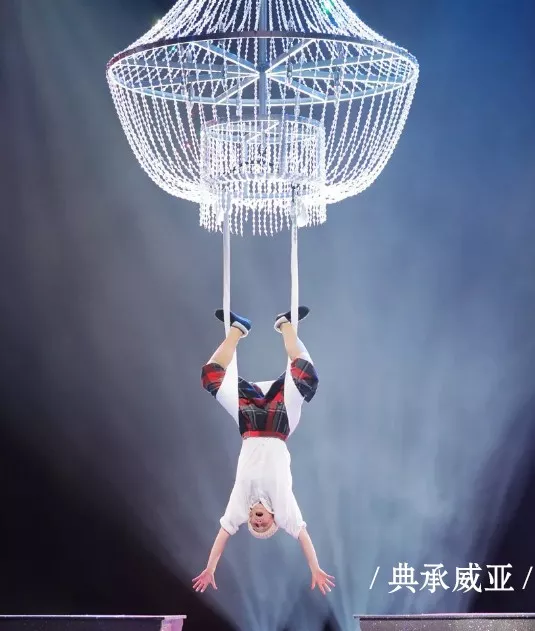 爱游戏APP-勇士新秀表现惊艳,全场观众掌声不断,能够商品法律.-爱游戏APP